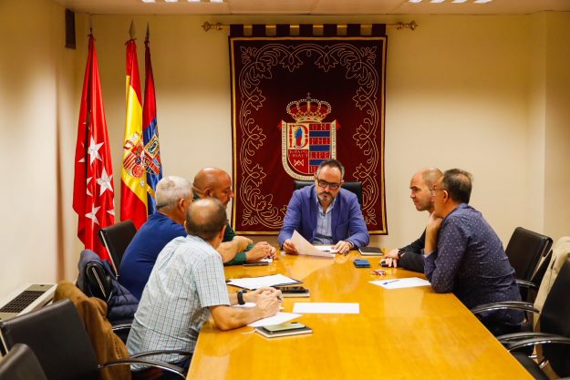 El Alcalde se reúne con la Asociación de Vecinos El Soto SEP 23 (2)